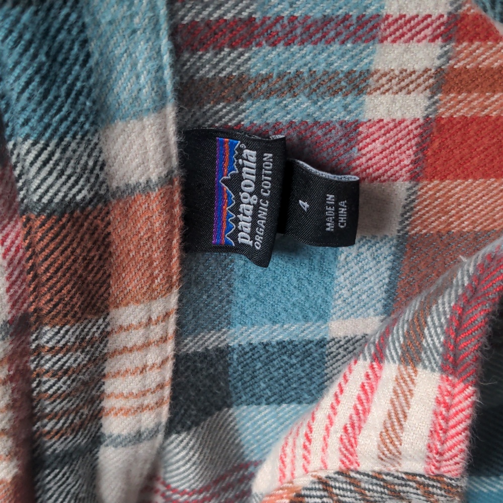 Patagonia Women's Flannel size 4